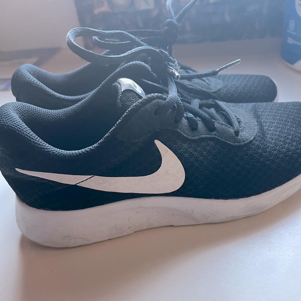 Women’s size 7 Nike running shoes